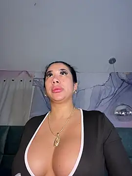 kiim taaylor online show from January 11, 2026, 2:49 am