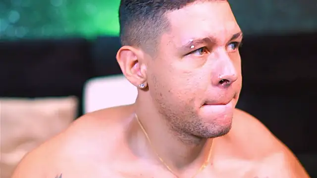 MassimoWalton2 online show from December 5, 2024, 12:08 am