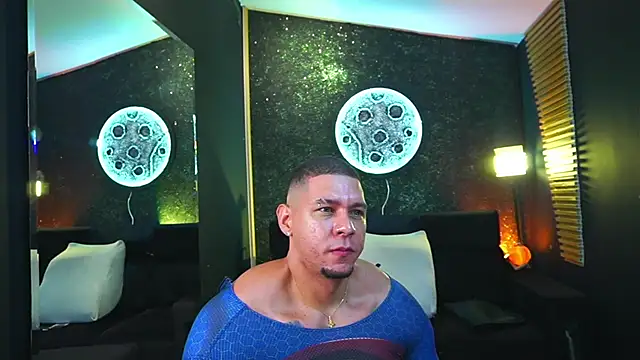 MassimoWalton2 online show from March 15, 2025, 1:18 pm