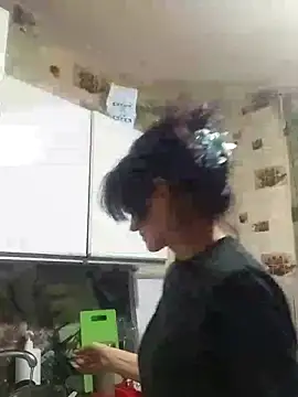 SweetLeila40 online show from December 1, 2025, 8:47 pm