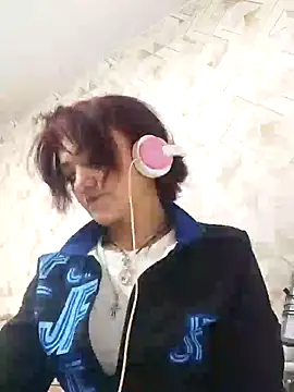 SweetLeila40 online show from April 21, 2026, 1:42 am