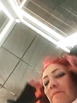 SweetLeila40 online show from April 29, 2026, 6:25 pm