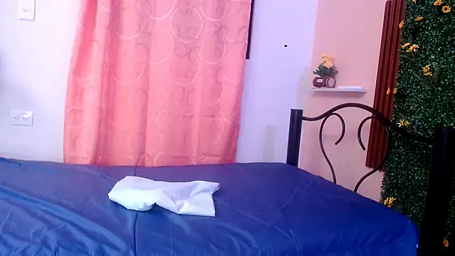 evaleribigtits18 online show from January 10, 2026, 12:23 am