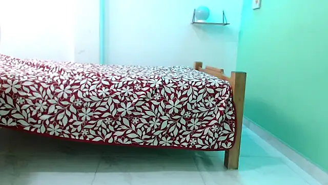 evaleribigtits18 online show from April 5, 2026, 12:52 am