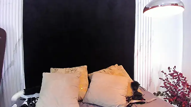 melaniecooperr online show from January 24, 2025, 9:26 pm