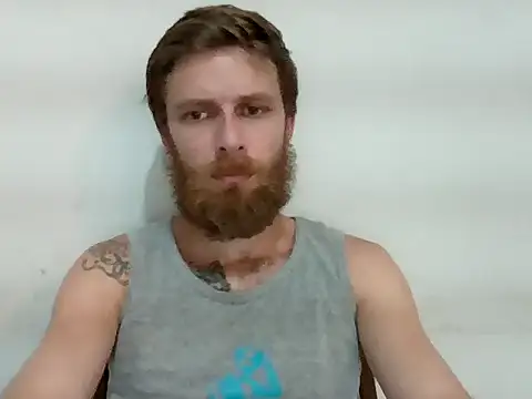 Snapshot of SkullTatto chatting on February 4, 2026, 6:03 pm SkullTatto online show from February 4, 2026, 6:03 pm