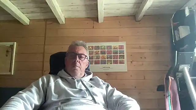 Snapshot of lelohop chatting on May 19, 2026, 11:49 am lelohop online show from May 19, 2026, 11:49 am
