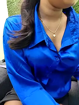 yhona darling online show from April 3, 2026, 8:18 pm