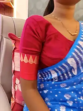 yhona darling online show from May 20, 2026, 11:49 am