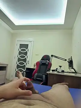 31cektirenbatuu online show from November 24, 2025, 9:36 pm