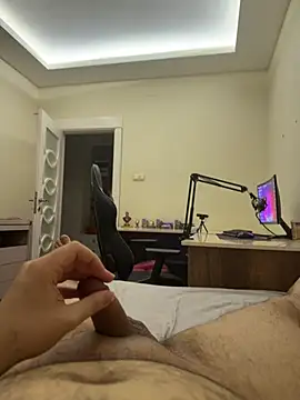 31cektirenbatuu online show from April 18, 2026, 9:37 pm