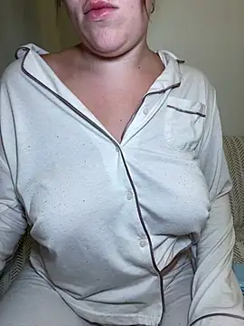 lilylush24 online show from February 21, 2025, 4:37 pm