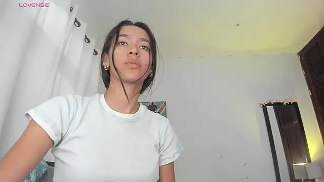 Sophie sweett19 online show from October 10, 2025, 8:19 pm