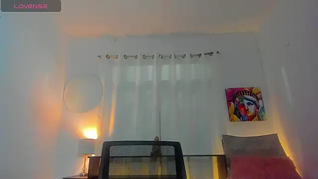 Sophie sweett19 online show from May 12, 2026, 12:41 am