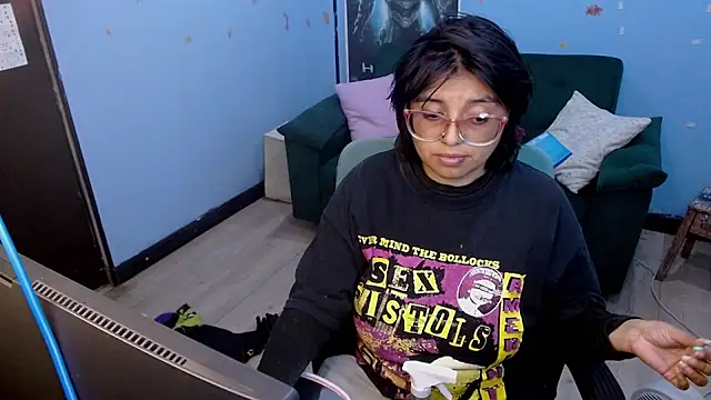 X CHERRY XX online show from July 11, 2026, 4:37 am