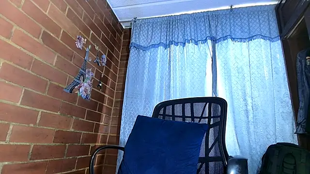 ValeriaLacrozee online show from February 21, 2025, 7:43 pm