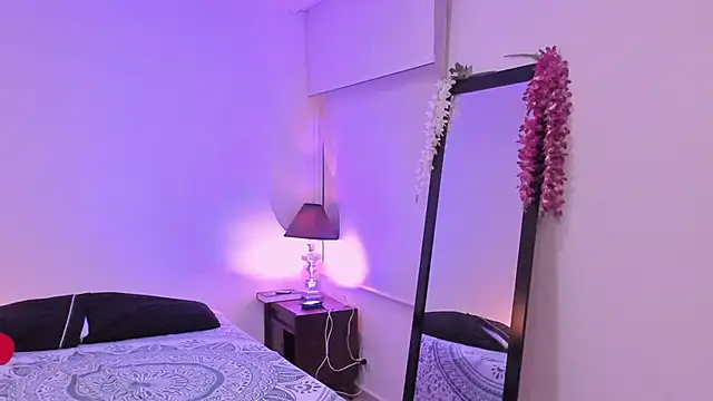 sofiarouge online show from January 21, 2025, 2:11 am