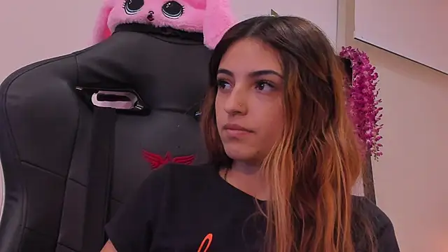 sofiarouge online show from February 25, 2025, 2:14 am