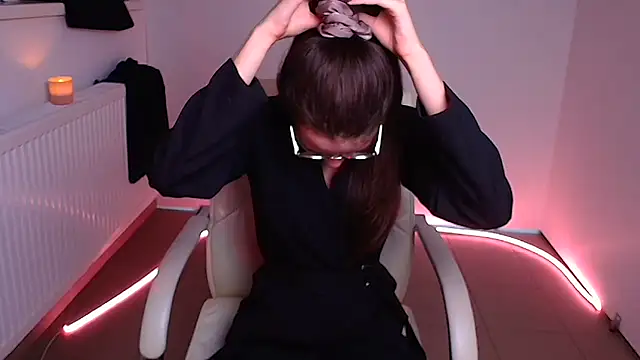 Josephine jo online show from February 7, 2025, 1:25 am