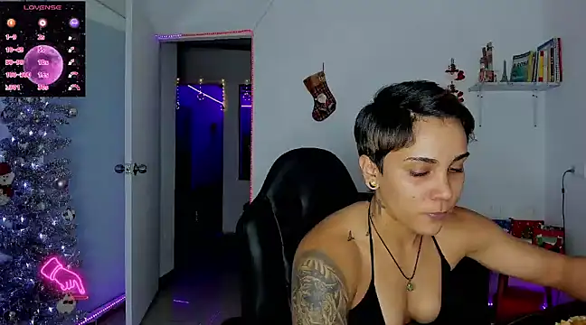 ZhoeStrong online show from December 30, 2024, 11:38 pm