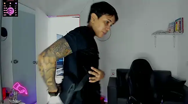 ZhoeStrong online show from January 8, 2025, 4:00 pm