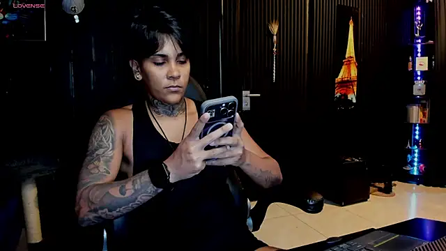 ZhoeStrong online show from September 9, 2025, 10:20 pm