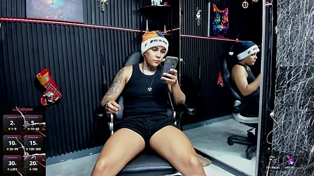 ZhoeStrong online show from December 19, 2025, 10:39 pm