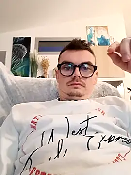 GLouglou19 online show from January 9, 2026, 5:15 pm