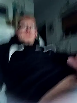 GLouglou19 online show from March 7, 2026, 11:02 pm