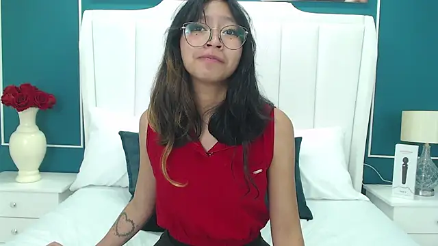 Yommi Winx online show from December 27, 2024, 6:24 am