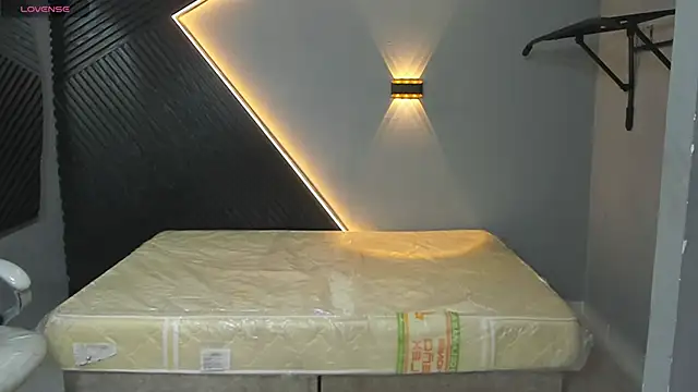 Laia and Aloby online show from March 12, 2026, 10:05 pm