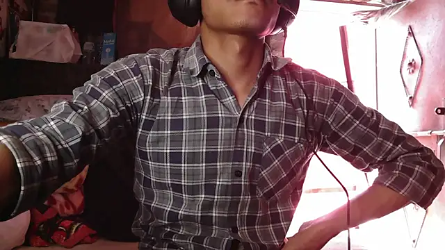 Dreamdaze2025 online show from April 12, 2026, 5:34 am