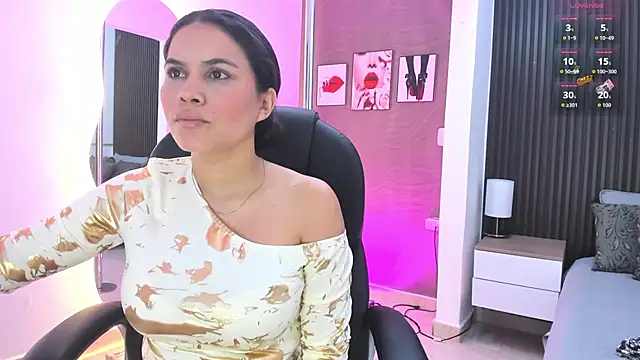 natasha  jackson online show from November 10, 2025, 12:26 pm