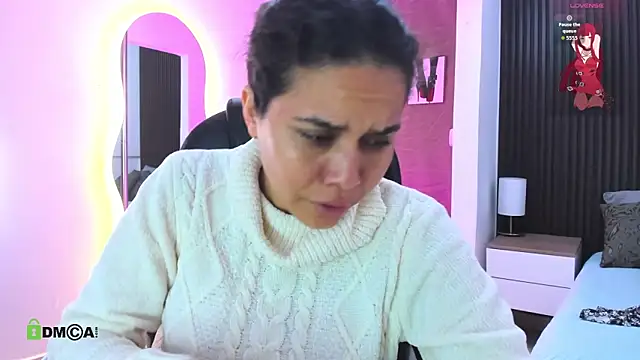 natasha  jackson online show from November 20, 2025, 12:38 pm