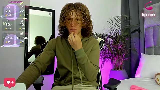 All3ssandr0 online show from December 5, 2024, 1:58 am