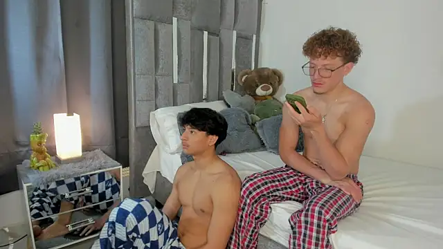 All3ssandr0 online show from October 20, 2025, 4:07 pm