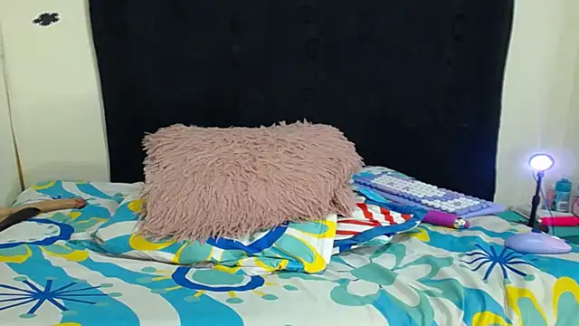 katty ebonny online show from December 4, 2024, 3:59 am