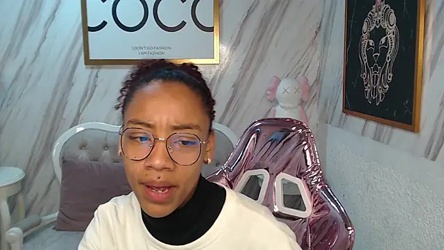 Violeth b online show from February 8, 2025, 12:39 pm