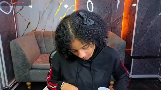 Violeth b online show from November 8, 2025, 12:49 pm