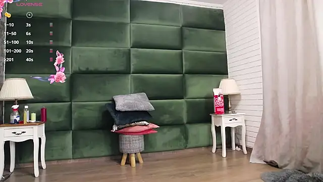 SelenSummer online show from September 20, 2025, 4:13 am