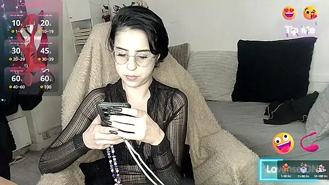 LisandreLaVenale online show from January 15, 2025, 10:24 pm