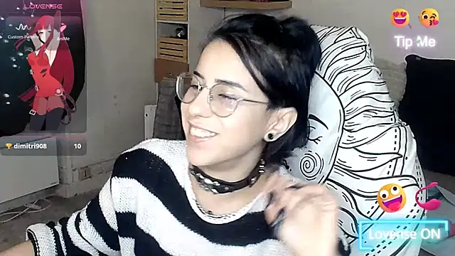 LisandreLaVenale online show from January 21, 2025, 9:15 pm