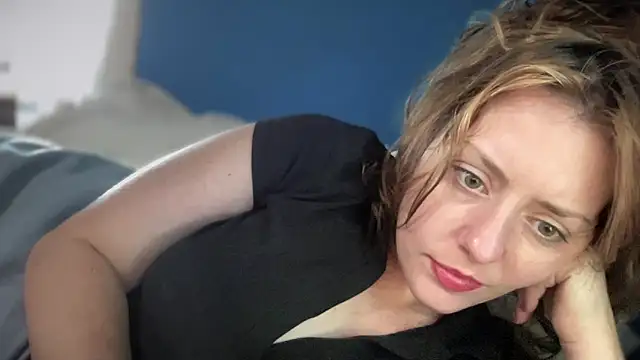 SkarlettRose96 online show from September 17, 2025, 2:19 pm