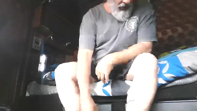 Snapshot of ausbod chatting on October 5, 2025, 3:27 am ausbod online show from October 5, 2025, 3:27 am