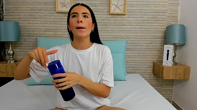 Snapshot of IssabellaLopez chatting on December 13, 2024, 8:15 pm IssabellaLopez online show from December 13, 2024, 8:15 pm