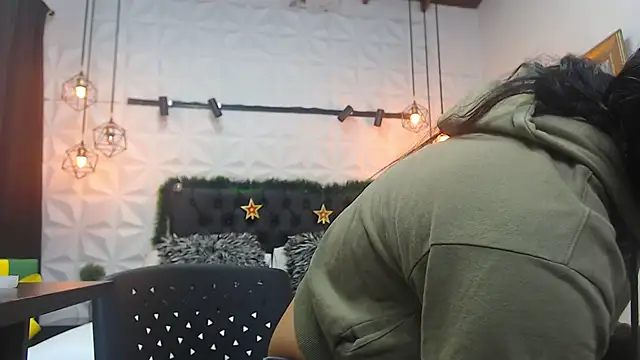 Alison Wiley online show from December 23, 2024, 11:47 am