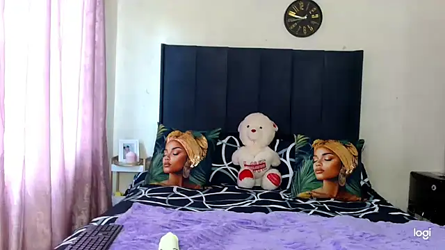 quenliyasa online show from November 28, 2025, 10:18 am