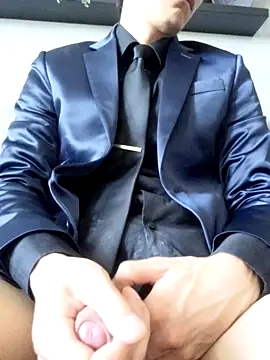 Suitedshiny online show from July 29, 2026, 7:12 pm