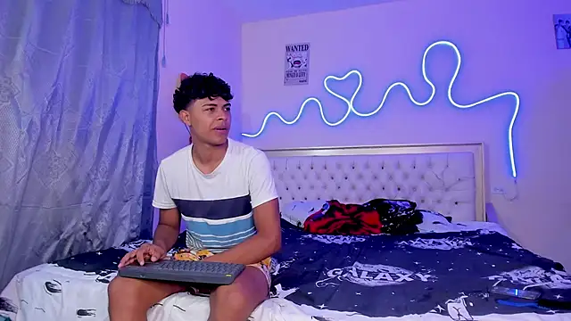 dafnezahiraa  online show from September 19, 2025, 3:30 am