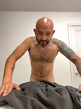 tylergigo online show from December 11, 2024, 4:39 am